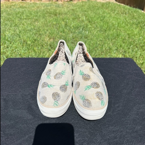 Keds Triple Decker Shoe Women’s 8.5 Tan Canvas Pineapple Animal Platform - Picture 2 of 6